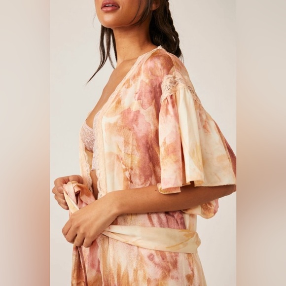 NWOT Free People Intimately Moonbeams Floral Lace Trim Sweet Combo Robe. - Picture 8 of 17